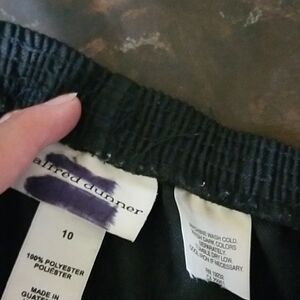 Alfred Dunner Dark Pants. Elastic waistband